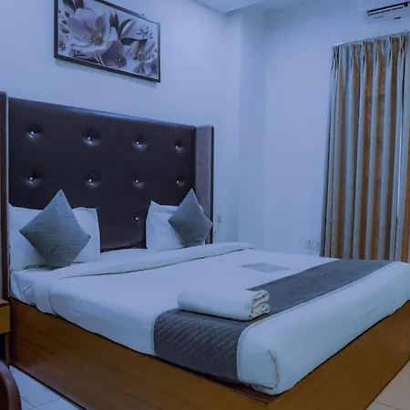 Hotel Lake View - Near Sukhna Lake-3